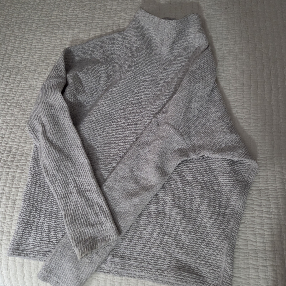Lululemon Athletica Light Gray Ribbed Top